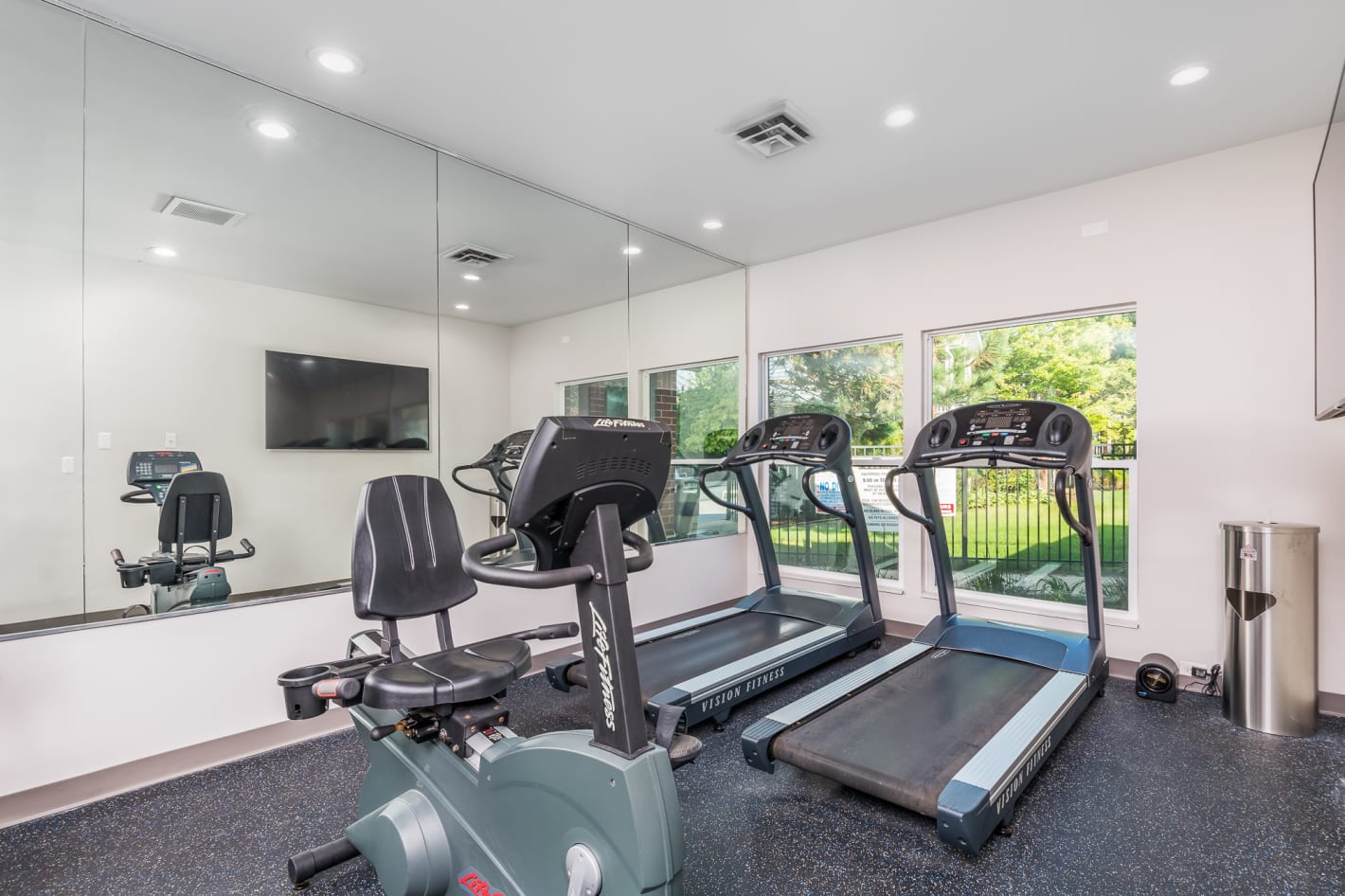 Photos and Video of Deer Valley Apartments in Lake Bluff, IL